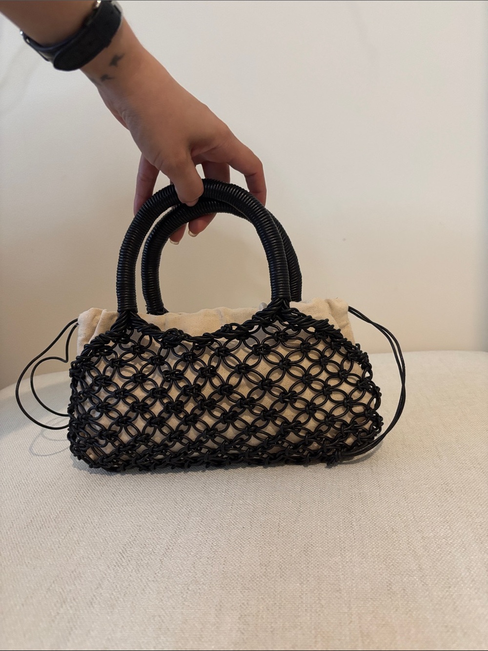 Arket Black Leather Woven Net Tote with Cream Pouch - Picture 2 of 10